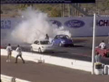 Ein New Beetle beim burnout.